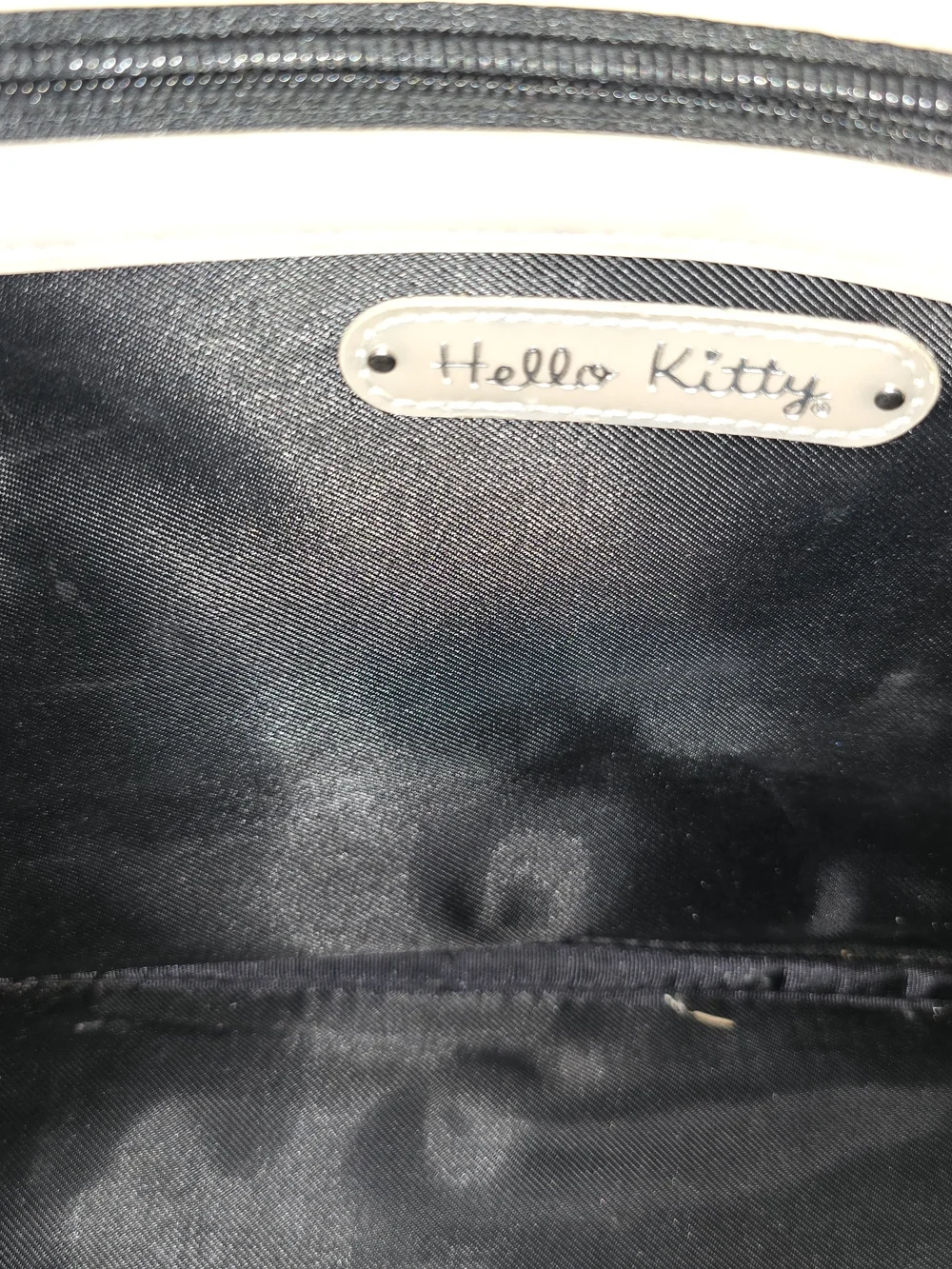 HELLO KITTY LOUNGEFLY EMBOSSED PATENT DOME SATCHEL BAG CREAM PEARL BOW PURSE